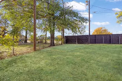 450 Hickory Street, Lewisville, TX 75057 - Photo 18