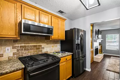 818 N Brents Avenue, Sherman, TX 75090 - Photo 8