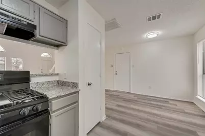 11805 Eloise Drive, Balch Springs, TX 75180 - Photo 10