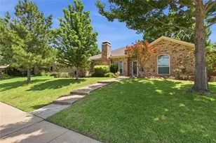 1220 Dark Forest Dr, Lewisville, TX 75067 - Photo 2