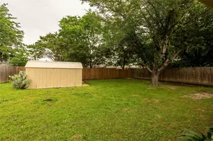 5621 Brent Dr, Haltom City, TX 76148 - Photo 36