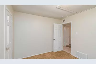 5621 Brent Drive, Haltom City, TX 76148 - Photo 16