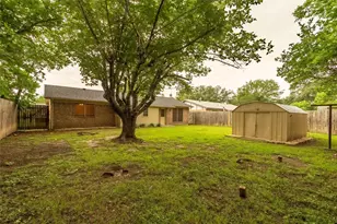5621 Brent Dr, Haltom City, TX 76148 - Photo 38