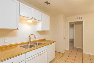5621 Brent Dr, Haltom City, TX 76148 - Photo 34