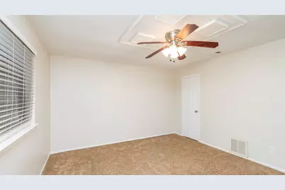 5621 Brent Drive, Haltom City, TX 76148 - Photo 14