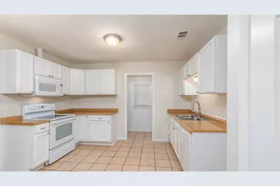 5621 Brent Drive, Haltom City, TX 76148 - Photo 32