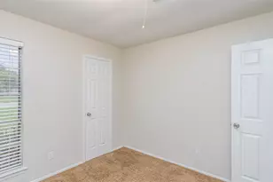 5621 Brent Dr, Haltom City, TX 76148 - Photo 18