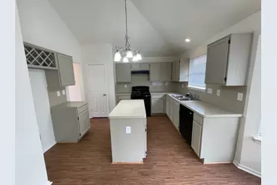 819 Over Ridge Drive, Grand Prairie, TX 75052 - Photo 8