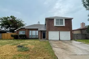 819 Over Ridge Dr, Grand Prairie, TX 75052 - Photo 1