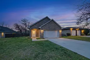 4405 Chickasaw Ave, Fort Worth, TX 76119 - Photo 2