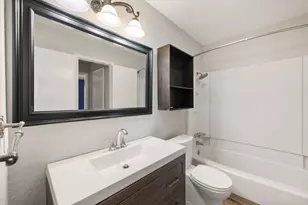 1406 Colonnade Dr, Arlington, TX 76018 - Photo 14
