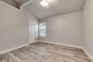 1002 Canary Ln, Mansfield, TX 76063 - Photo 14