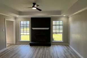 511 Amber Ln, DeSoto, TX 75115 - Photo 2