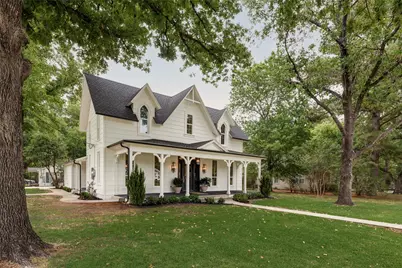 300 E Division Street, Pilot Point, TX 76258 - Photo 2