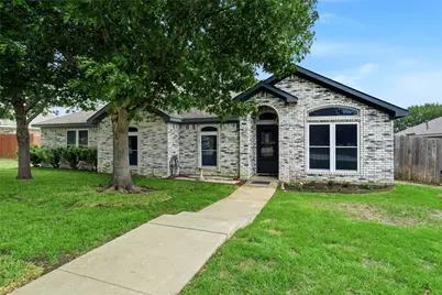 423 Fall Cedar Drive, Fort Worth, TX 76108 - Photo 2