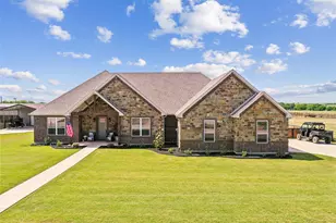 210 Lakecrest Dr, Muenster, TX 76252 - Photo 1