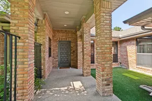 14913 Oaks N Dr, Addison, TX 75254 - Photo 2