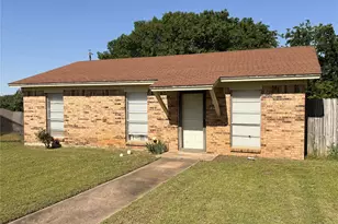 1829 S Center St, Denison, TX 75021 - Photo 2