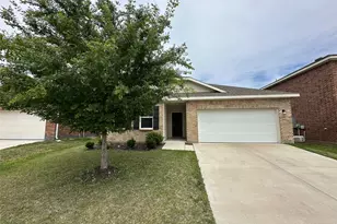 1604 Shadow Hawk Dr, Fort Worth, TX 76052 - Photo 2