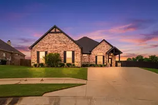 148 Lakeview Cir, Pilot Point, TX 76258 - Photo 1