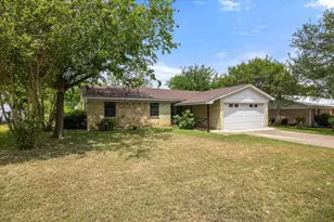 606 Nancy Dr, Glen Rose, TX 76043 - Photo 2