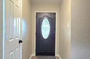6301 Lotus Dr, Arlington, TX 76001 - Photo 4