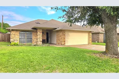6301 Lotus Drive, Arlington, TX 76001 - Photo 2