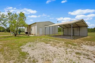 343 Meadow Lark Ln, Bowie, TX 76230 - Photo 2