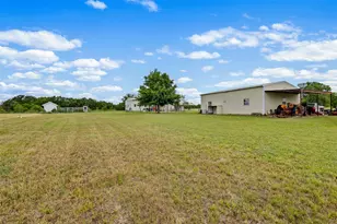 343 Meadow Lark Ln, Bowie, TX 76230 - Photo 22