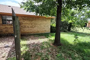 722 S Church St, Pilot Point, TX 76258 - Photo 26