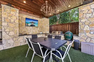 221 N Lucas Dr, Grapevine, TX 76051 - Photo 38