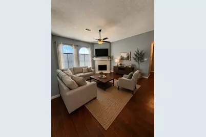 1115 Chancellorsville Parkway, Grand Prairie, TX 75052 - Photo 4