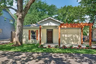 2711 N Locust St, Denton, TX 76209 - Photo 1