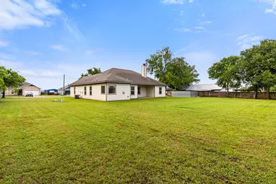 263 E Cougar Lane, China Spring, TX 76633 - Photo 2