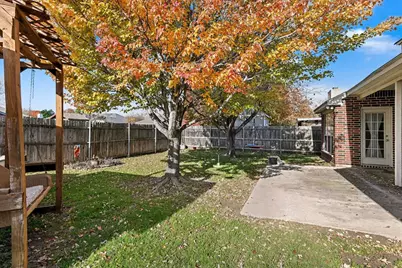 813 Wrentham Drive, Saginaw, TX 76179 - Photo 14
