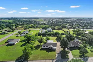 119 Castleman Cir, Hewitt, TX 76643 - Photo 32
