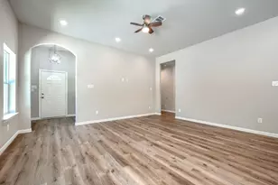 321 Fagg Dr, Lewisville, TX 75057 - Photo 6