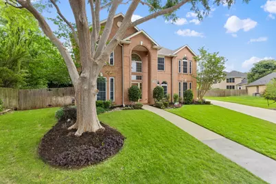 716 Mockingbird Court, Crowley, TX 76036 - Photo 4