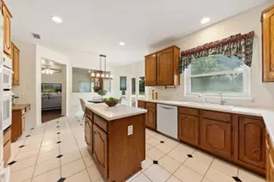 716 Mockingbird Ct, Crowley, TX 76036 - Photo 16