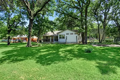 1017 Jarvis Lane, Azle, TX 76020 - Photo 16