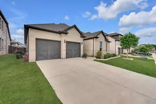 336 Cowling Dr, Little Elm, TX 75068 - Photo 2