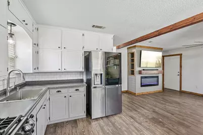 2762 W Highway 199, Springtown, TX 76082 - Photo 14