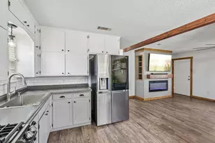2762 W Hwy 199, Springtown, TX 76082 - Photo 14
