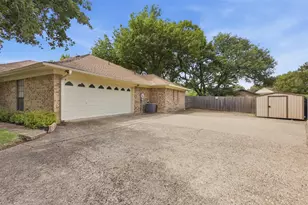 1902 Red Cypress Ct, Arlington, TX 76012 - Photo 32