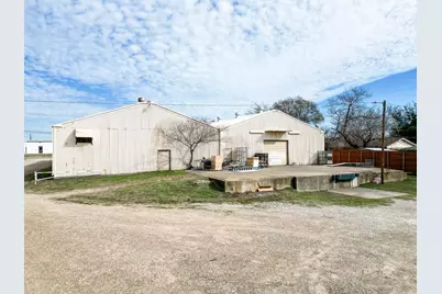 2309 N Preston, Ennis, TX 75119 - Photo 4