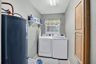 310 Vista Dr, Granbury, TX 76049 - Photo 26