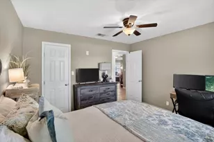 310 Vista Dr, Granbury, TX 76049 - Photo 16