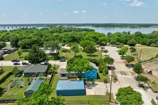236 W Park St, Little Elm, TX 75068 - Photo 4