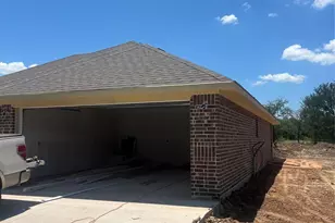 413 Conway St, Lacy Lakeview, TX 76705 - Photo 2