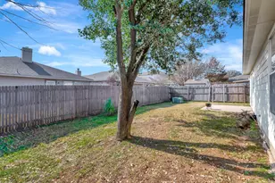 1037 Triple Crown Dr, Fort Worth, TX 76179 - Photo 32